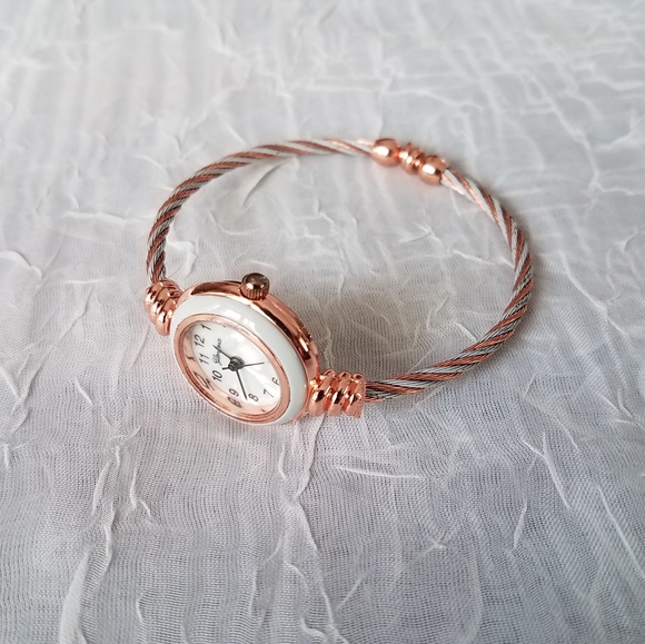 Watch - Picture 2 of 3